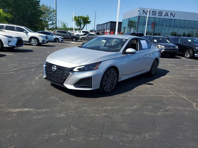 2023 Nissan Altima — side profile view