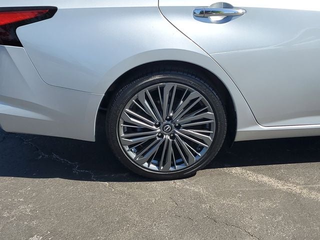 2023 Nissan Altima — detail view